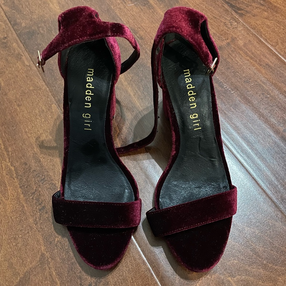 Velvet platform heels Madden Girl size 6